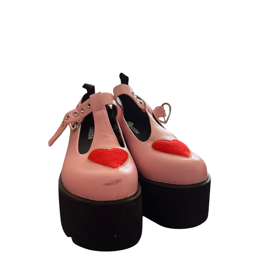 Lampda Chic Pink Platform Shoes with Heart Detail size o